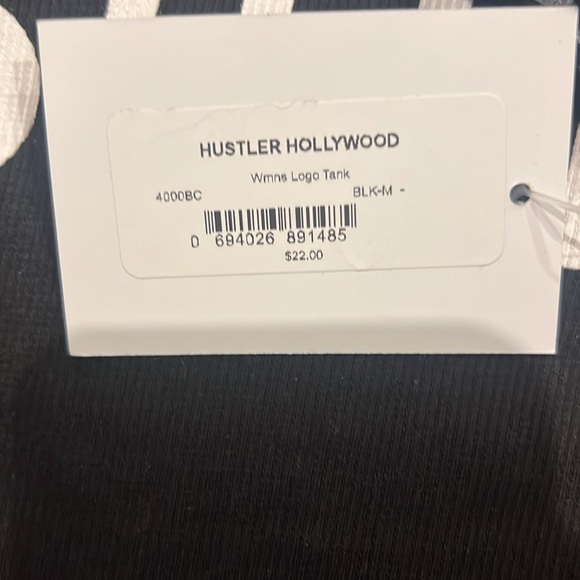 Size medium NWT tank - Picture 2 of 2